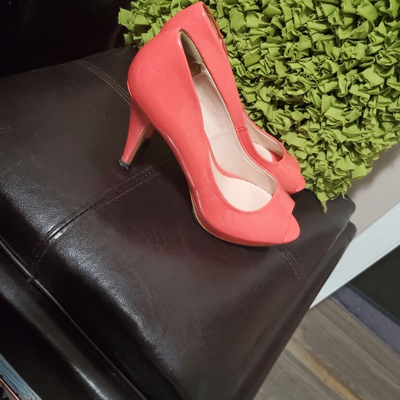 Shoes - Picture 7 of 7